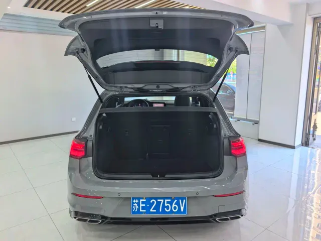 Volkswagen Golf — Фото автомобиля 11