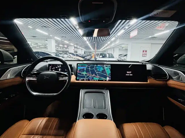 Xpeng G9 — Фото автомобиля 8