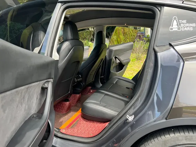 Tesla Model Y — Фото автомобиля 10