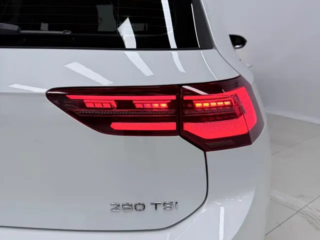 Volkswagen Golf — Фото автомобиля 9