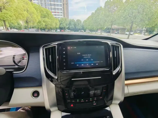 Forthing Fengxing M7 — Фото автомобиля 11