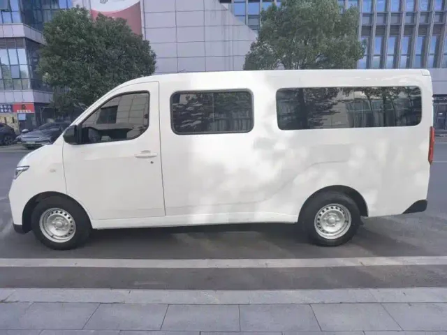 Wuling Yangguang — Фото автомобиля 9