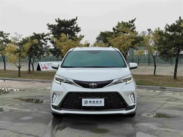 Toyota Granvia — Фото автомобиля 2