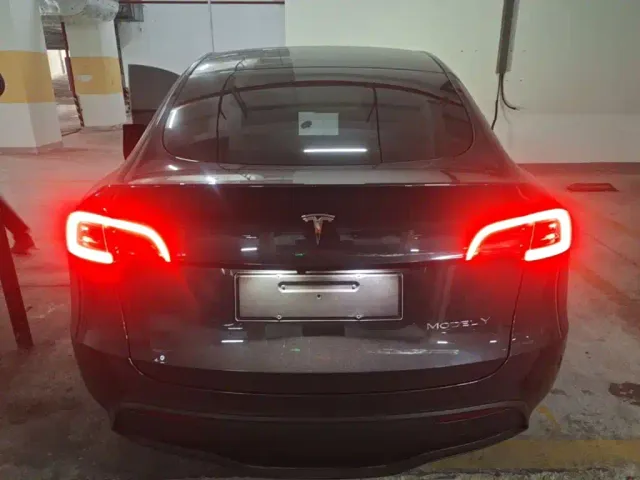 Tesla Model Y — Фото автомобиля 5