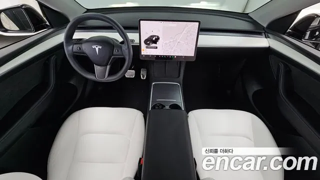 Tesla Model Y — Фото автомобиля 3