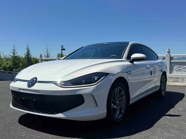 Фотография автомобиля — Volkswagen Lamando