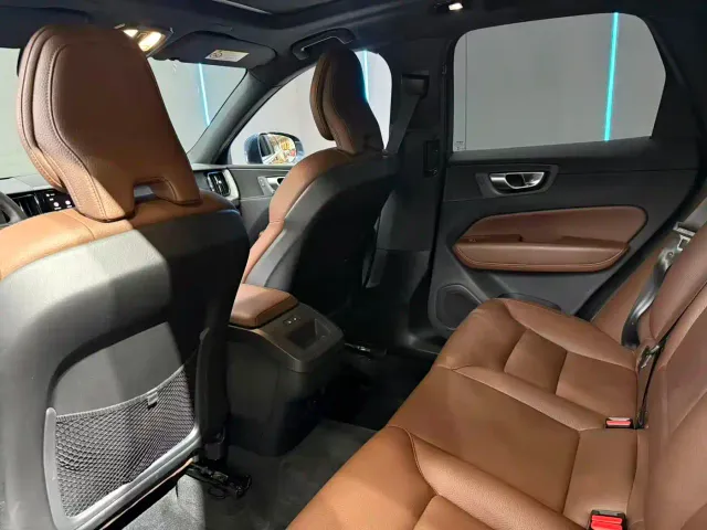 Volvo XC60 — Фото автомобиля 10