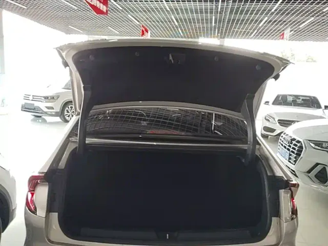 Wuling Starlight — Фото автомобиля 18