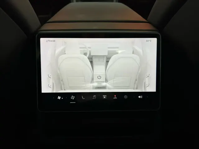 Tesla Model 3 — Фото автомобиля 20