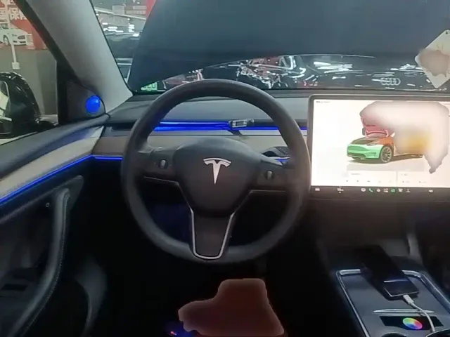 Tesla Model Y — Фото автомобиля 10