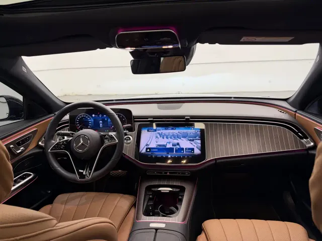 Mercedes-Benz E-Class — Фото автомобиля 11