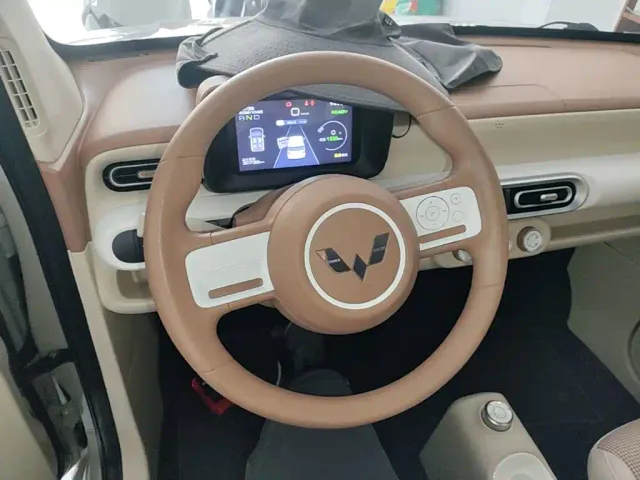 Wuling Hongguang Mini EV — Фото автомобиля 10