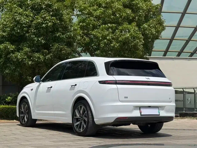 Li Auto L7 — Фото автомобиля 7