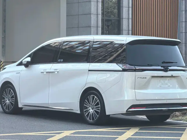 GAC Trumpchi E8 — Фото автомобиля 4
