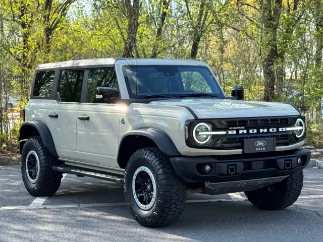 Ford Bronco — Фото автомобиля 2