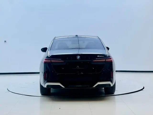BMW 5 Series — Фото автомобиля 4
