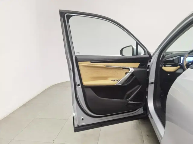 Geely Boyue L — Фото автомобиля 8