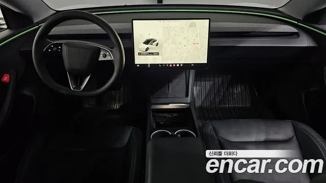 Tesla Model 3 — Фото автомобиля 10