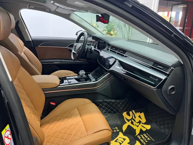 Audi A8 — Фото автомобиля 12