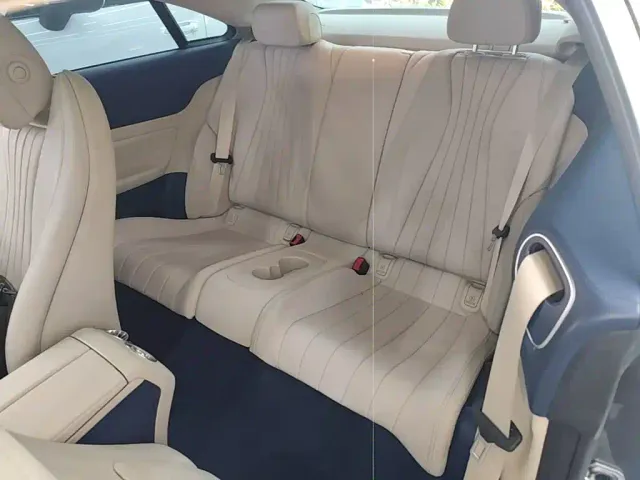 Mercedes-Benz E-Class — Фото автомобиля 16