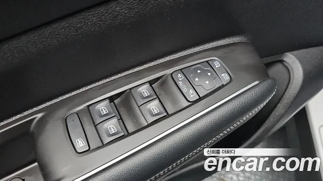 Renault-KoreaSamsung QM6 Новый QM6 2.0 LPe RE Signature 2WD — Фото автомобиля 12