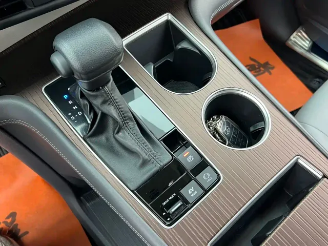 Toyota Granvia — Фото автомобиля 10