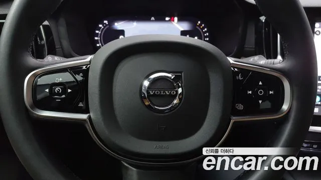 Volvo V60 Cross Country 2nd Gen — Фото автомобиля 12