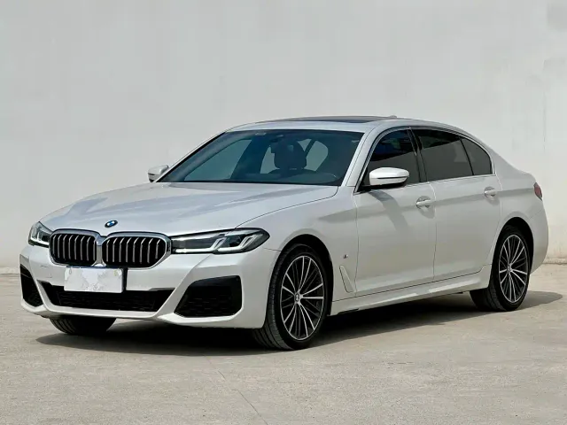 Фотография автомобиля — BMW 5 Series
