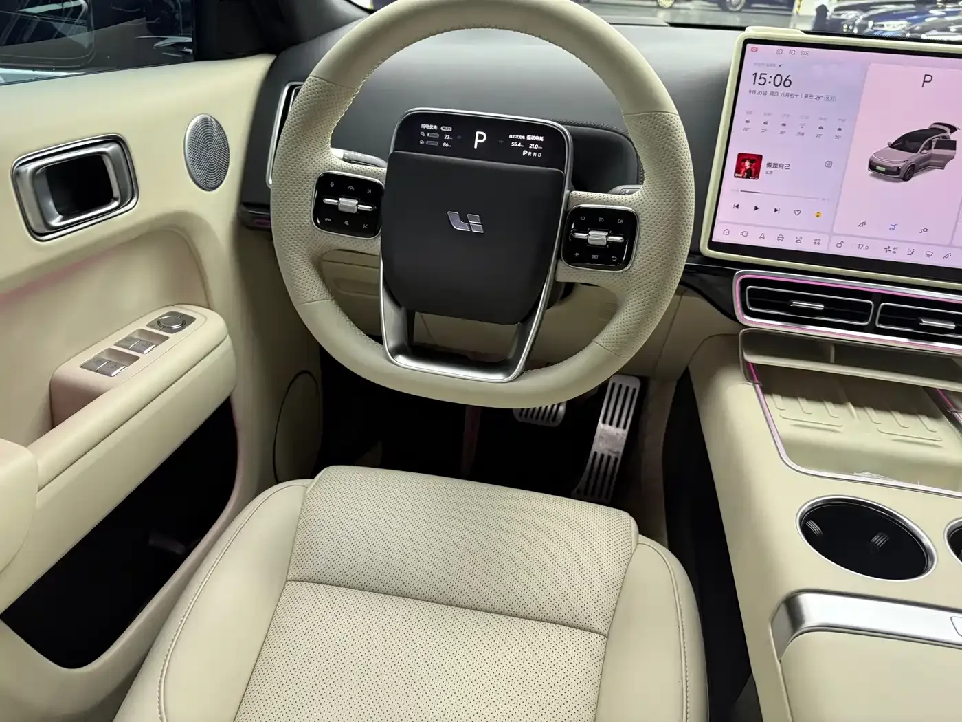 Li Auto Li L8 2023 Max — Фото автомобиля 16