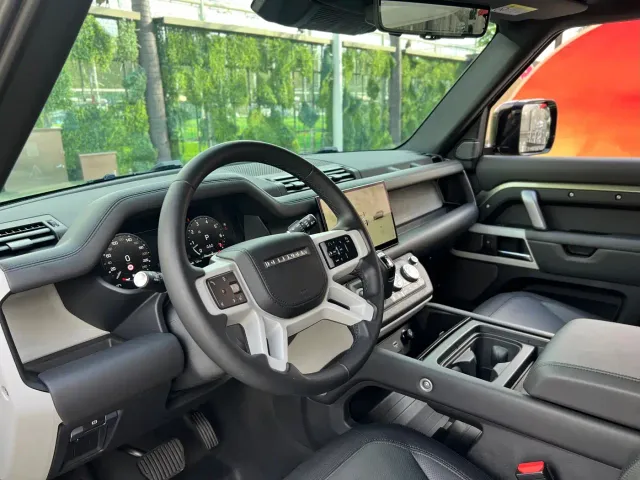 Land Rover Defender — Фото автомобиля 9
