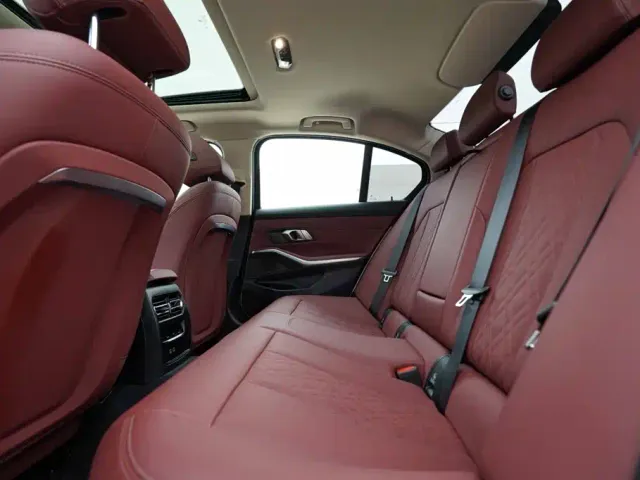 BMW 3 Series — Фото автомобиля 19
