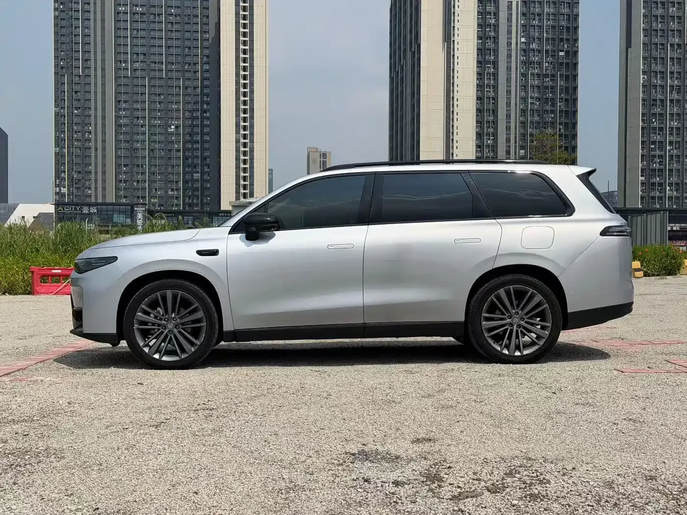 Leapmotor Leapmotor C16 2024 Extended Range 200 Premium Edition — Фото автомобиля 3