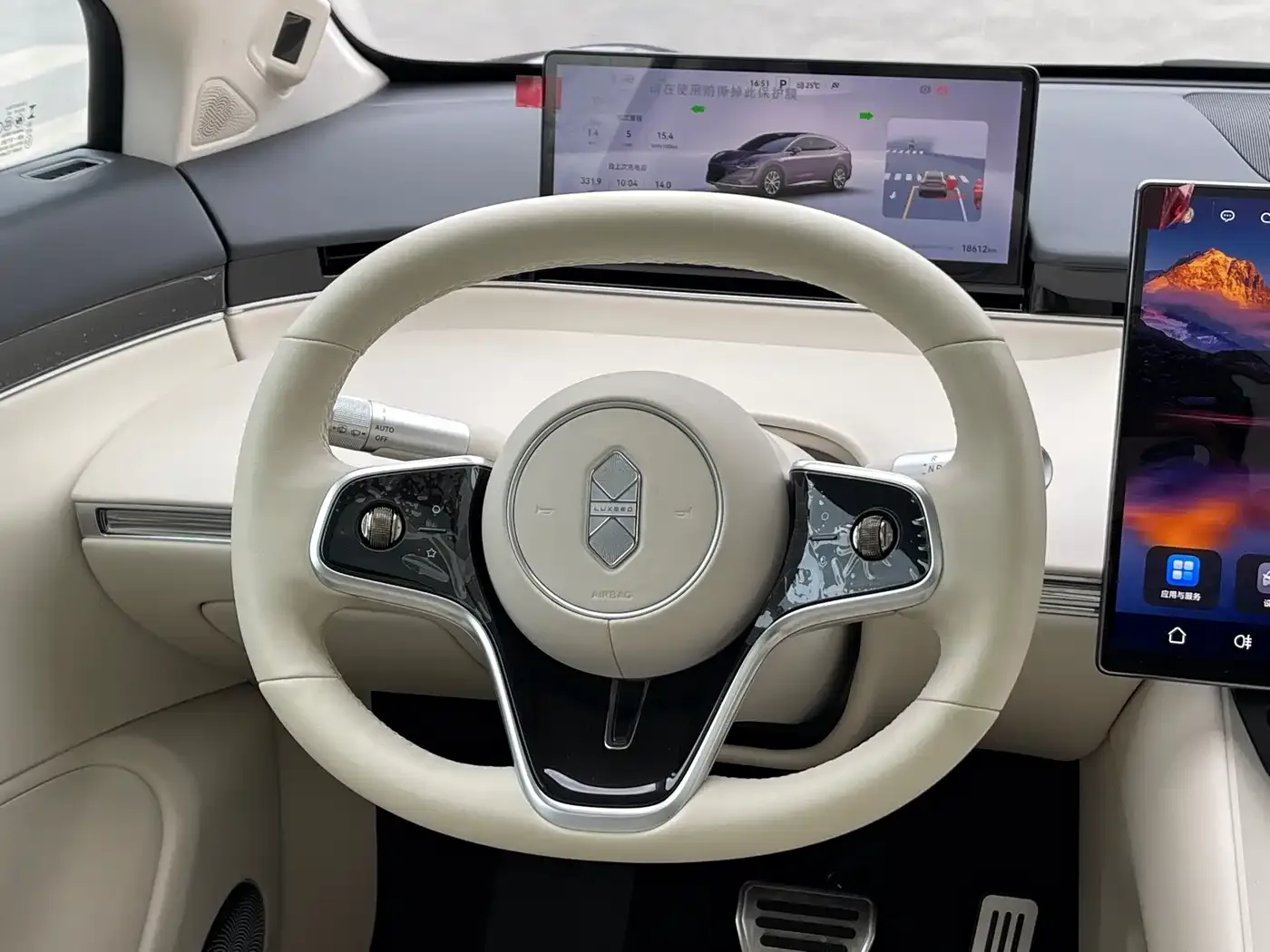 Zhijie Luxeed R7 2026 Pure Electric Max+ — Фото автомобиля 16