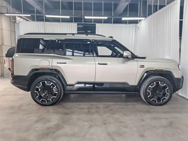 BYD FangChengBao Leopard 8 — Фото автомобиля 7