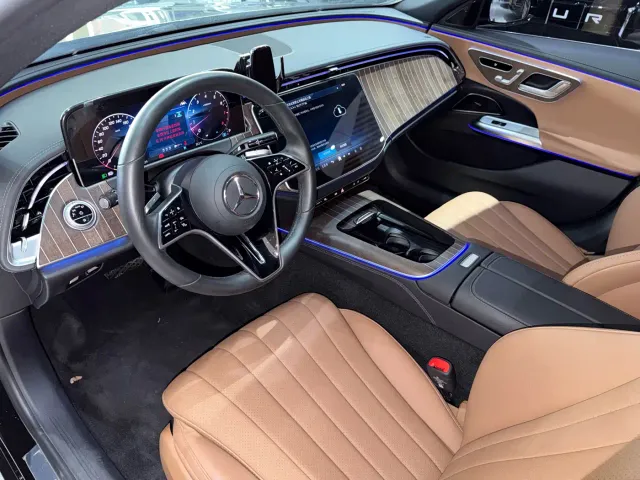 Mercedes-Benz E-Class — Фото автомобиля 11