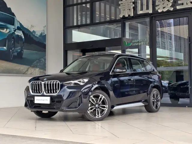 Фотография автомобиля — BMW X1