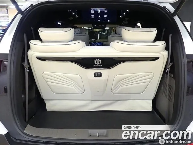 Kia Carnival Generation 4 — Фото автомобиля 12