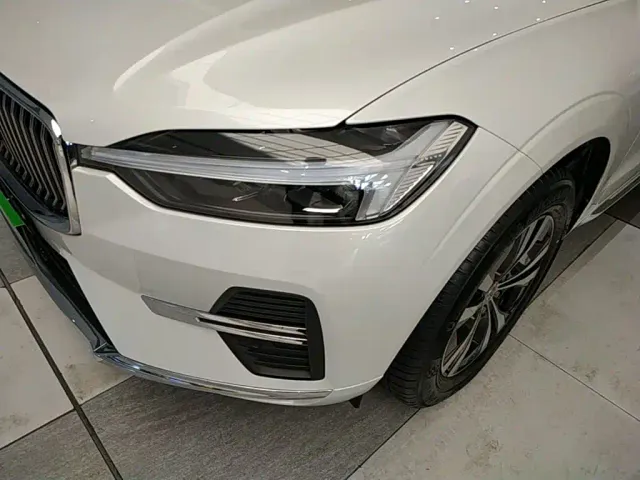 Volvo XC60 — Фото автомобиля 23