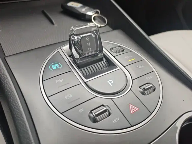 BYD Seal 05 DM-i — Фото автомобиля 13