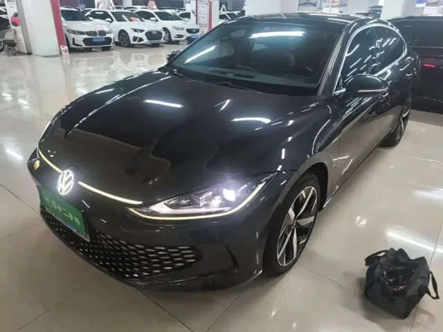 Фотография автомобиля — Volkswagen Lamando