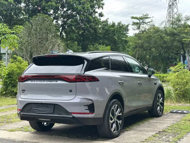 BYD Tang — Фото автомобиля 6