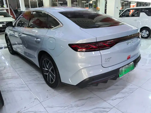 BYD Qin L — Фото автомобиля 4