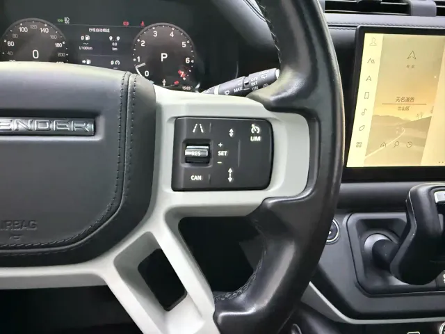 Land Rover Defender — Фото автомобиля 13