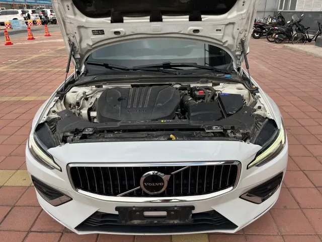 Volvo S60 — Фото автомобиля 20