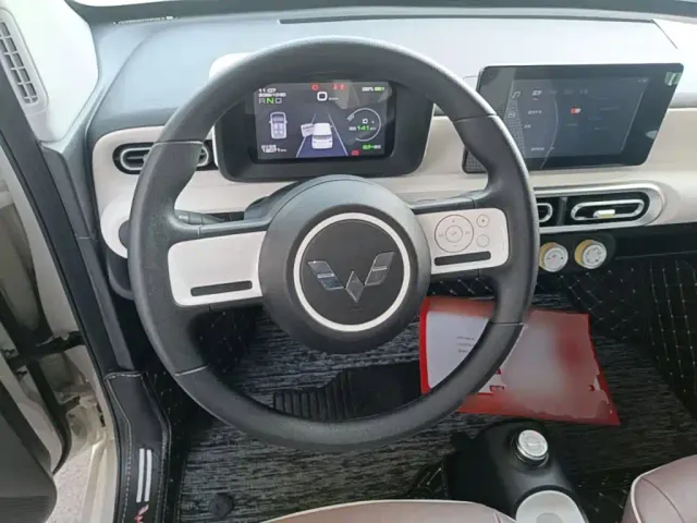 Wuling Hongguang Mini EV — Фото автомобиля 10