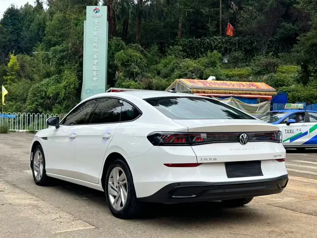 Volkswagen Lamando — Фото автомобиля 7