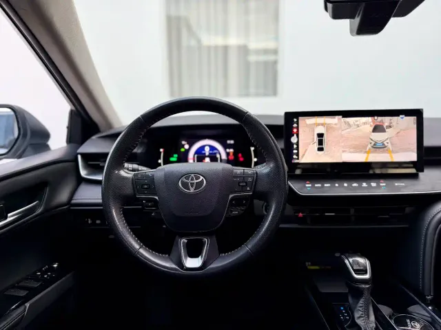Toyota Camry — Фото автомобиля 15