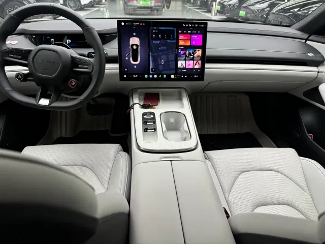 Xiaomi SU7 — Фото автомобиля 7