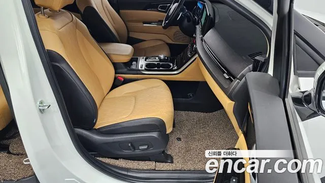 Kia Carnival Generation 4 — Фото автомобиля 12