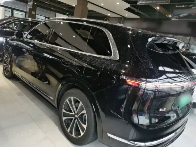 Aito M7 — Фото автомобиля 4